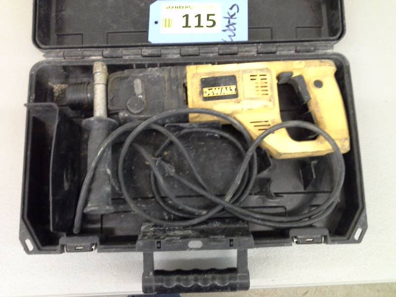 lot 115 image: DeWalt DW567 SDS Rotary Hammer (1)