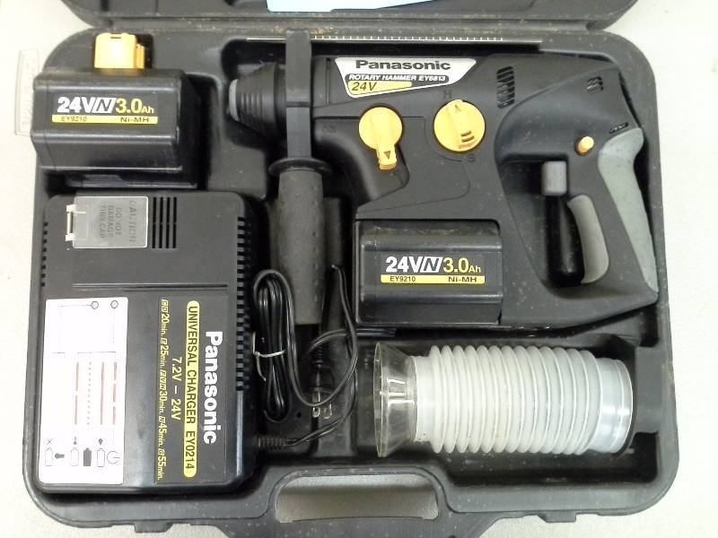 lot 118 image: Panasonic EY6813 Drill (1)