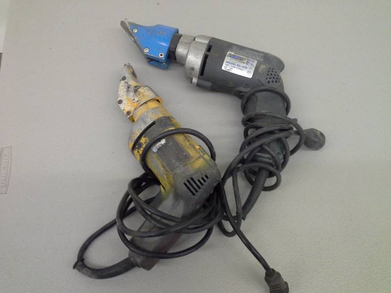 lot 183 image: Lot of 2 Metal Cutting Shears (2)
