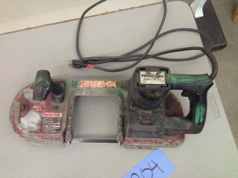 lot 204 image: Porter Cable Heavy Duty Bandsaw (1)
