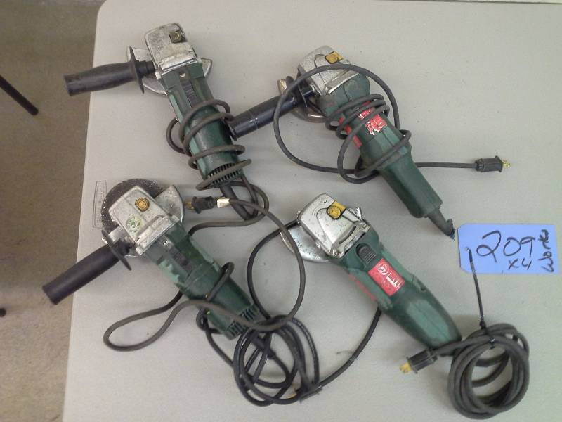 lot 209 image: Metabo Grinders (4)