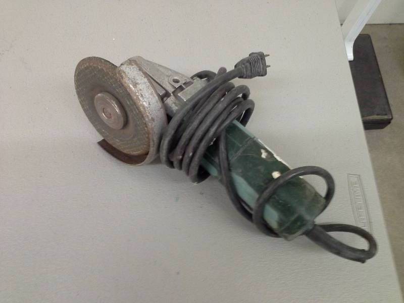 lot 213 image: Metabo Grinders (1)