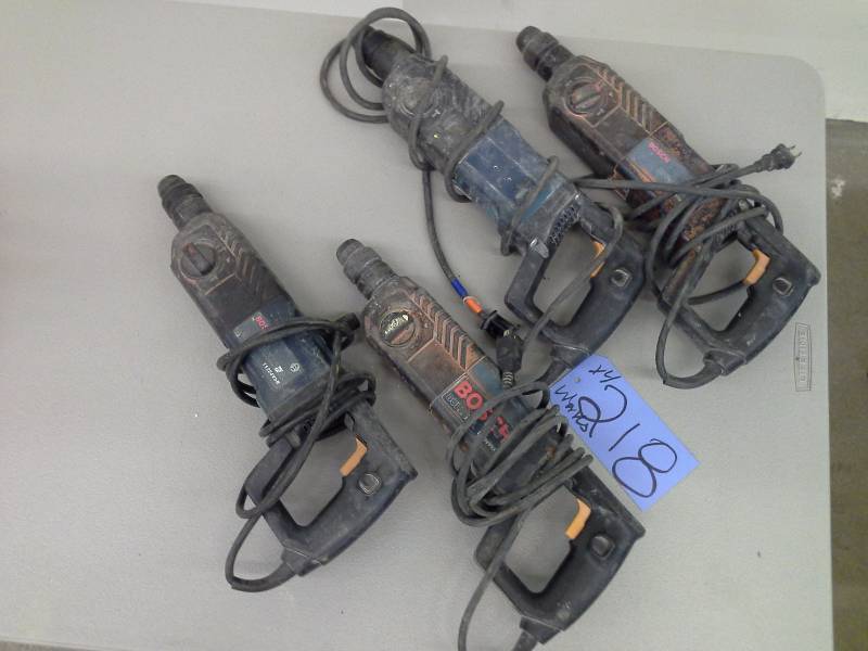 lot 218 image: Bosch 11224VSR Hammer Drill (4)
