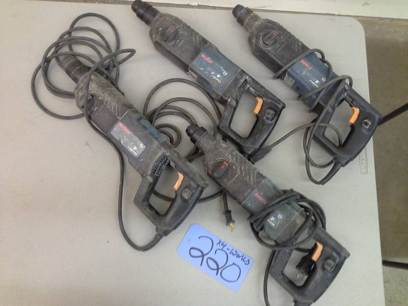 lot 220 image: Bosch 11224VSR Hammer Drill (4)