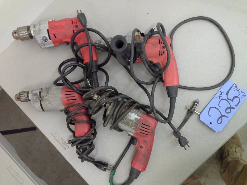 lot 225 image: Milwaukee Drill Lot (4)