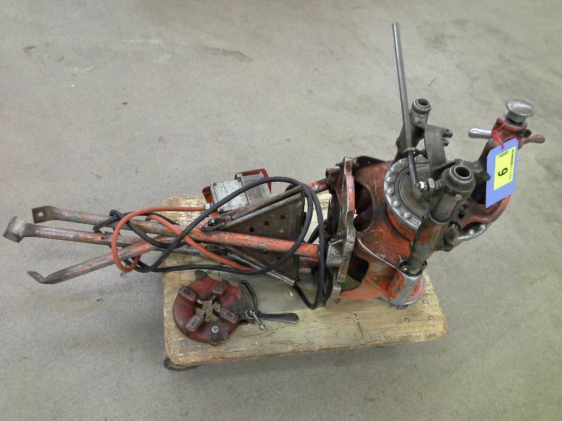 lot 9 image: Rigid Pipe Threader