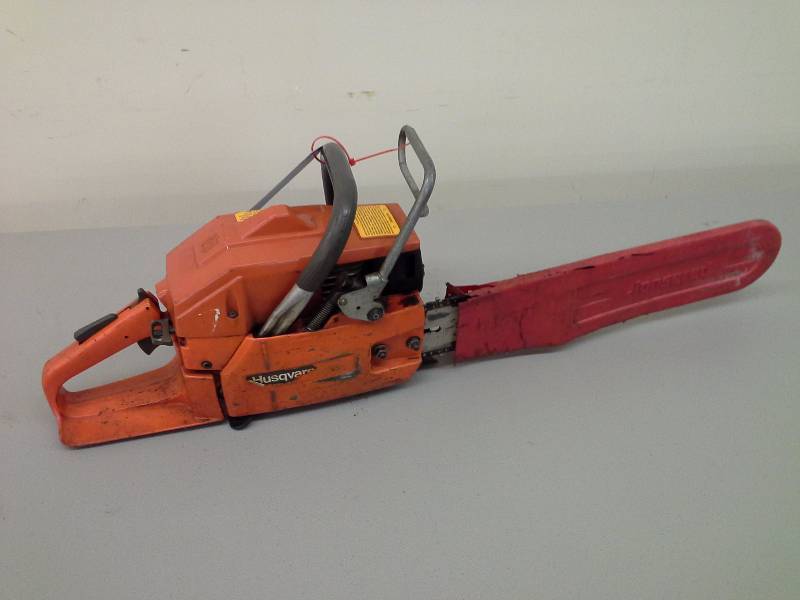 lot 3 image: Husqvarna 61 Chainsaw