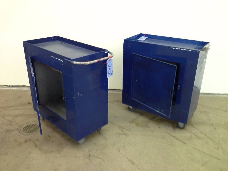 lot 255 image: Lot of 2 Utility Carts