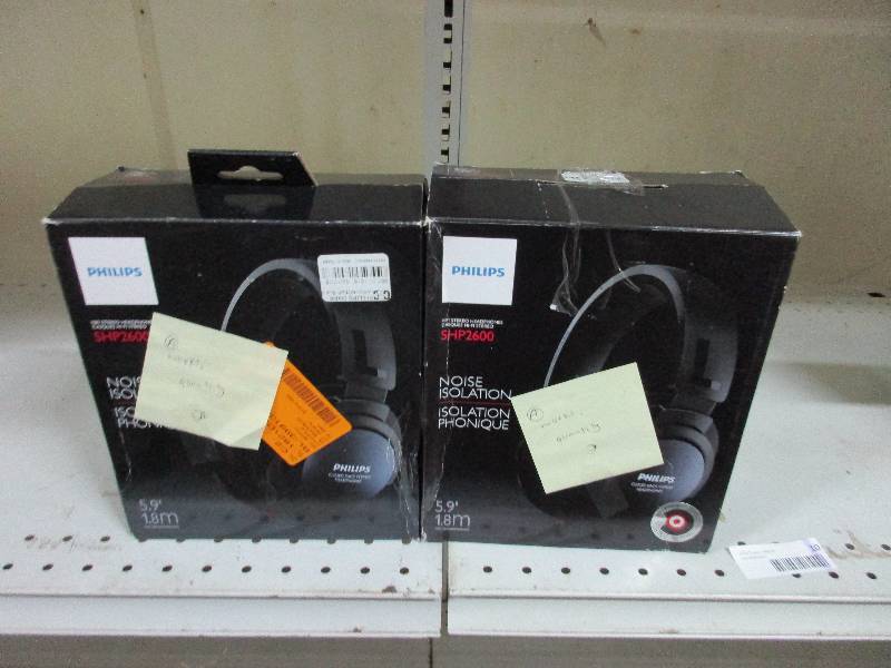 2 pr of headphones