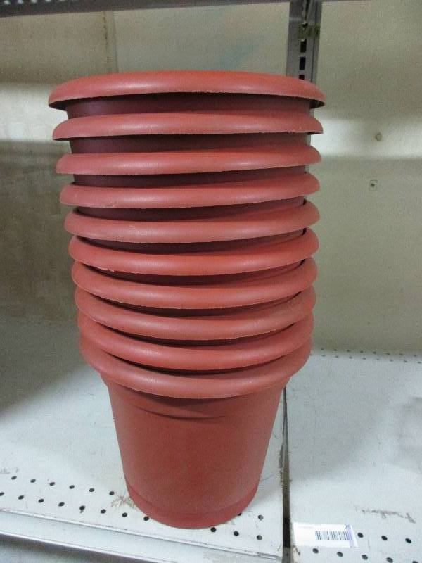 Plastic pots