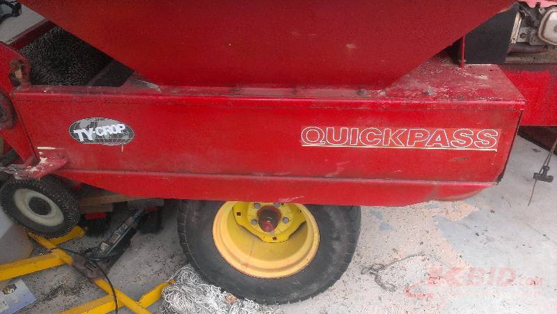 Ty-Crop Quick Pass 300 Spreader
