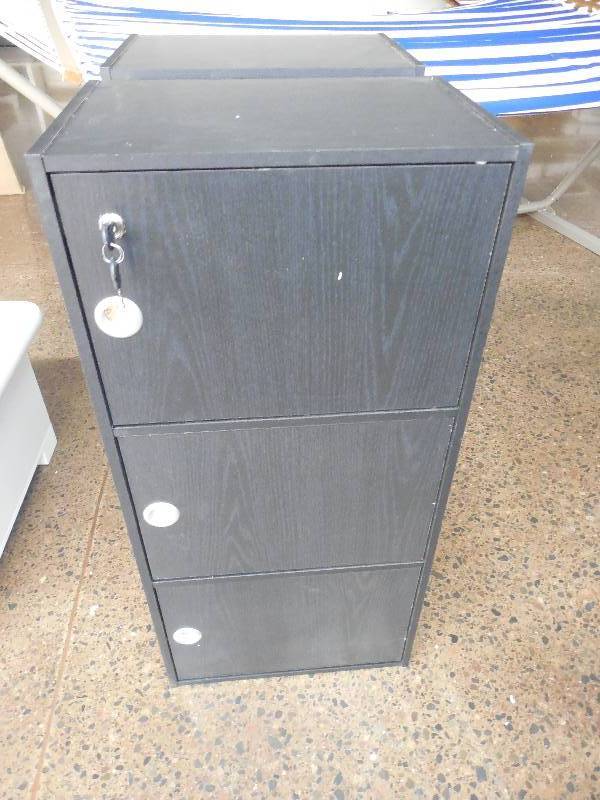 lot 8 image: alcove 3 Door Locking Cabinet