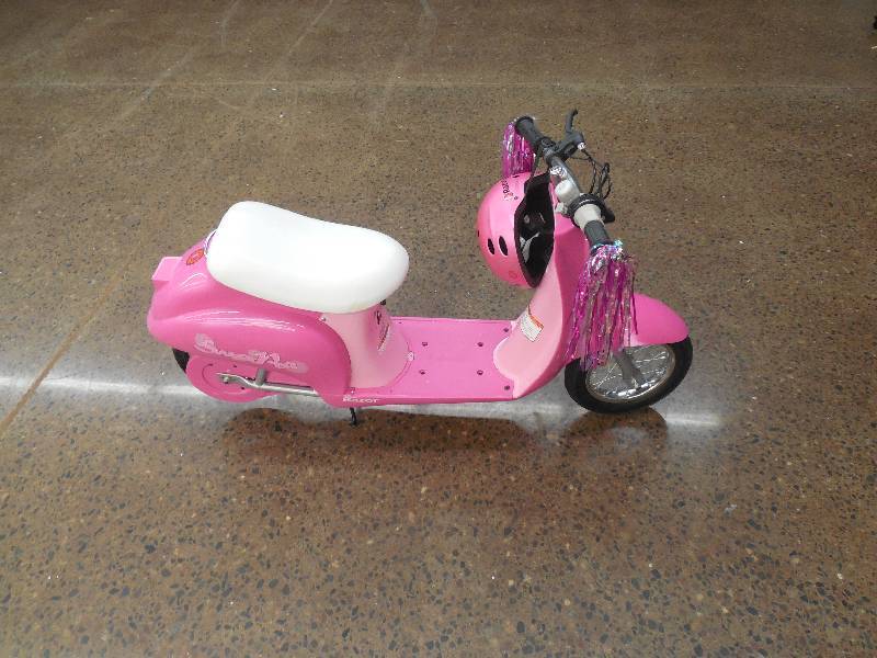 lot 25 image: Razor Pocket Mod Sweet Pea 24V Electric Scooter