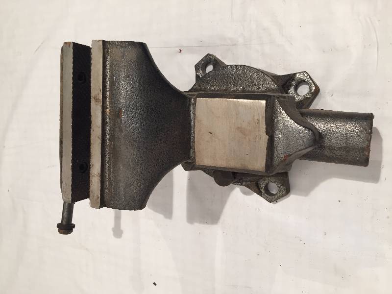 BENCH VISE