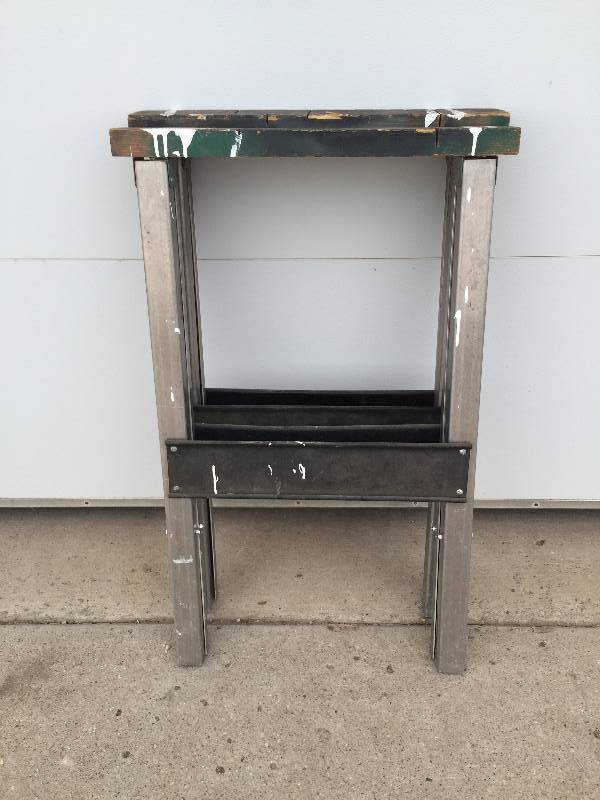 FOLDING SAWHORSES