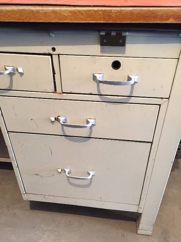 DRAFTING TABLE