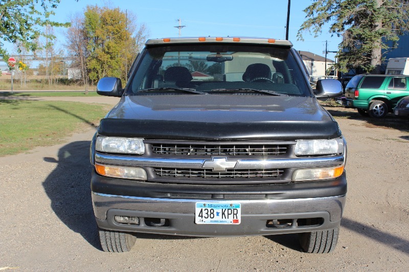 lot 2 image: 1999 Chevrolet Silverado 1500 LS 4x4 Z71