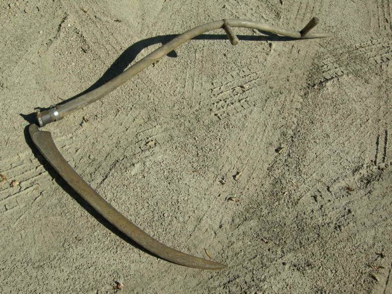 lot 12 image: Antique Scythe