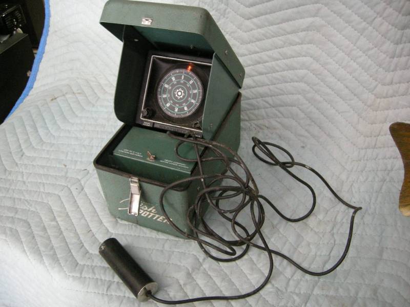 lot 25 image: Heathkit Fish Spotter