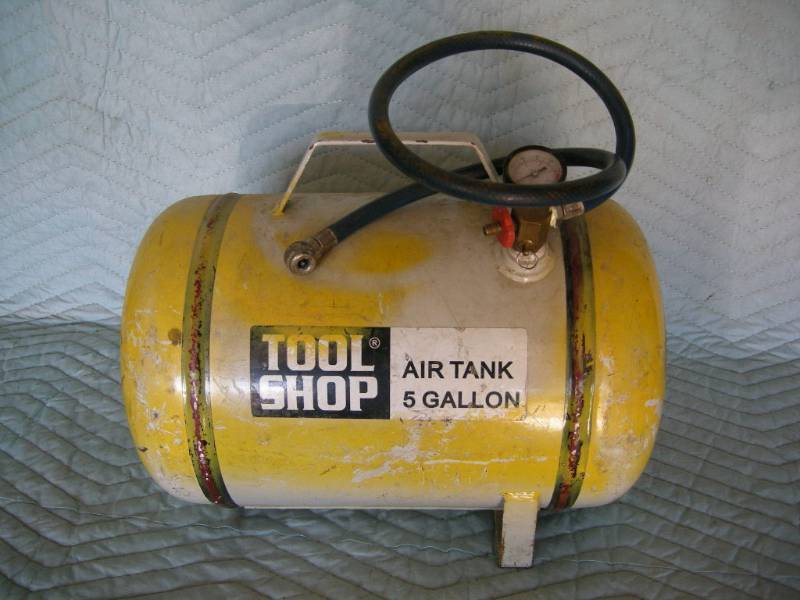 lot 34 image: Portable Air Tank