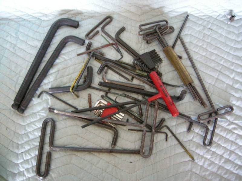 lot 57 image: Allen wrenches