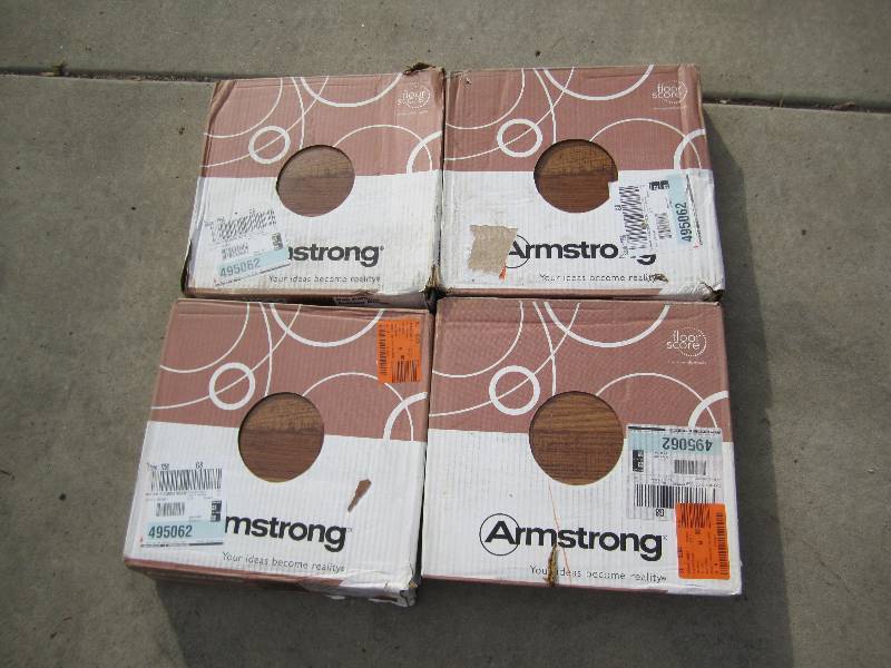 lot 7 image: lot of 4 cases, Oak Parquet, 30 sf ...