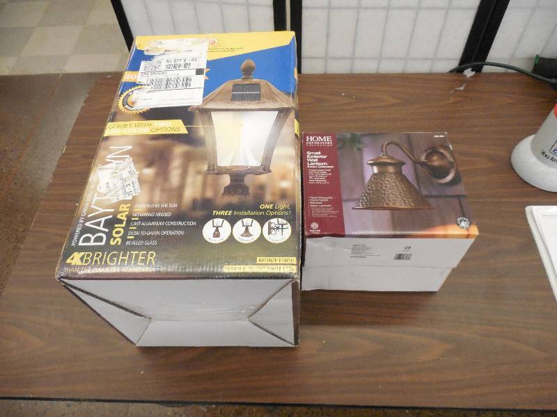 2 EXTERIOR WALL LIGHTS