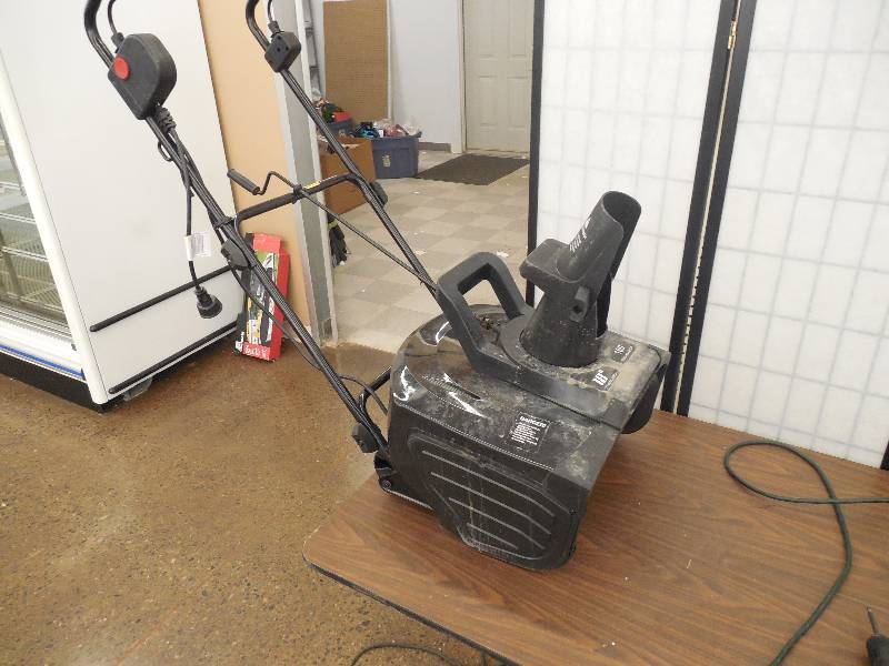 Master Craft 18 Electric Snow Blower