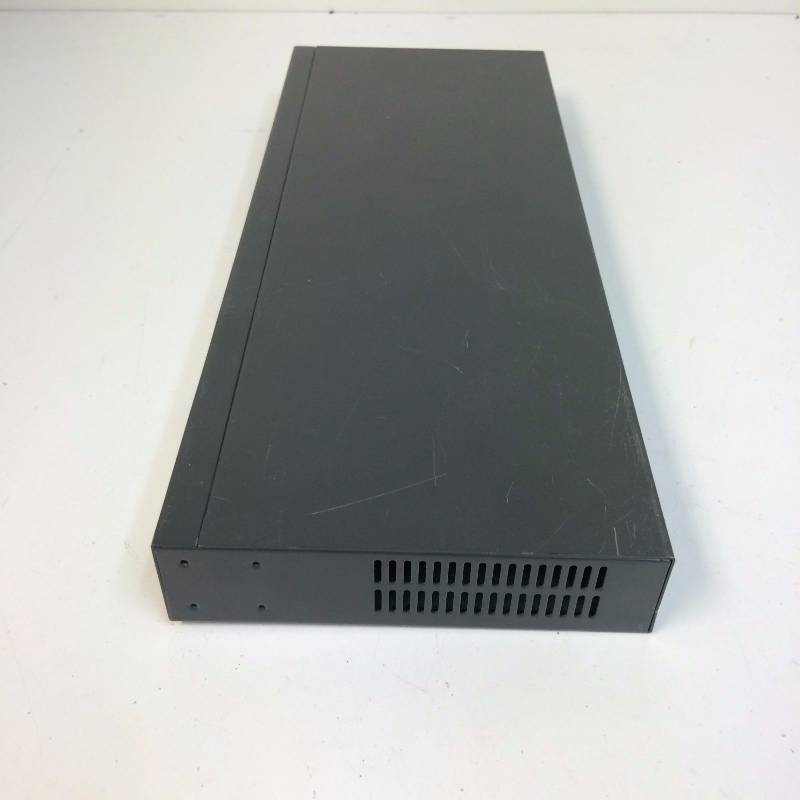 SMC 1024FDT EZ1024FDT 24-Port 10100 Network Switch