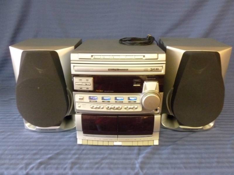 Shelf Stereo