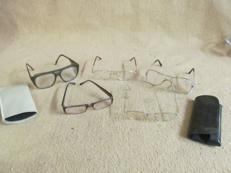 Eye ware