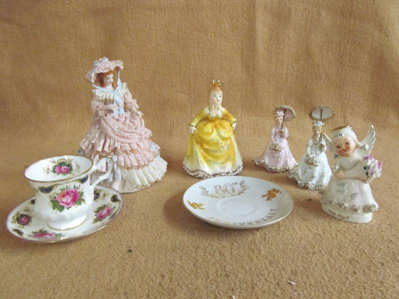Figurines