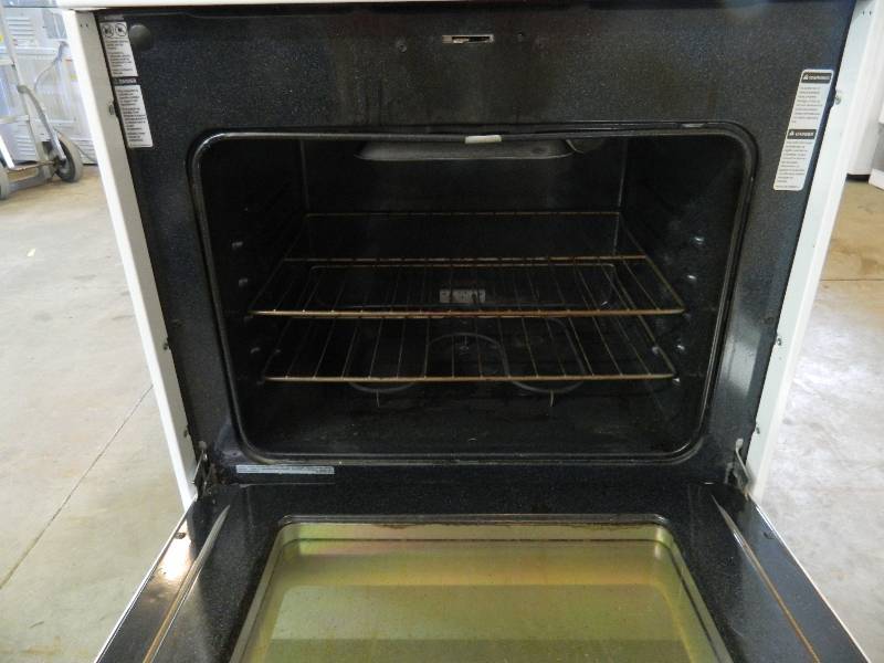 lot 3 image: Amana Oven