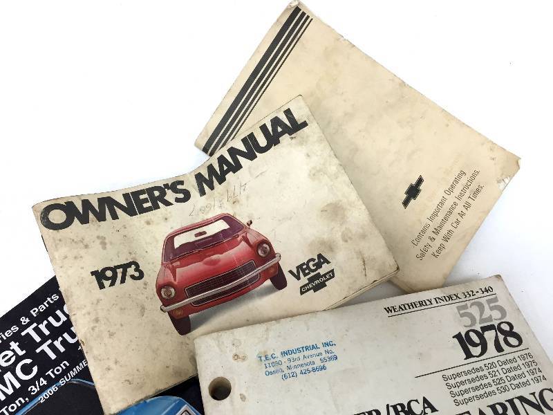 lot 21 image: Large Lot of 4 1970s  Manuals