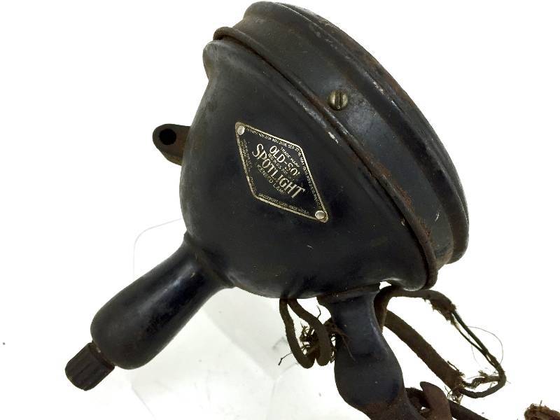 lot 39 image: VINTAGE OLD-SOL SPOTLIGHT