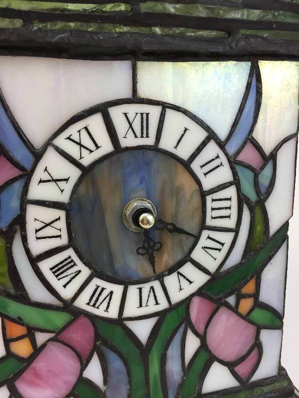 Slag stained glass iridescent clock works beautifully