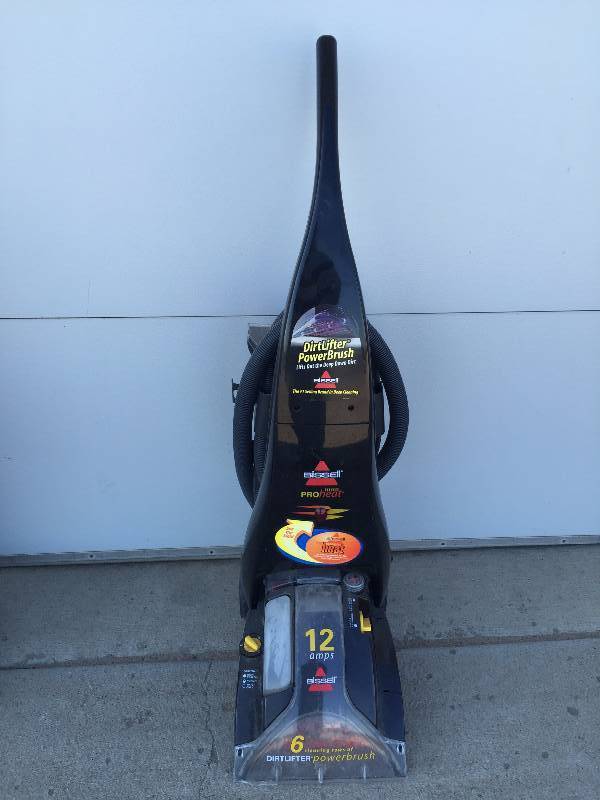 BISSEL CARPET CLEANER
