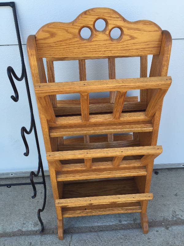 TOWEL RACK AND MAGAZINE RACK