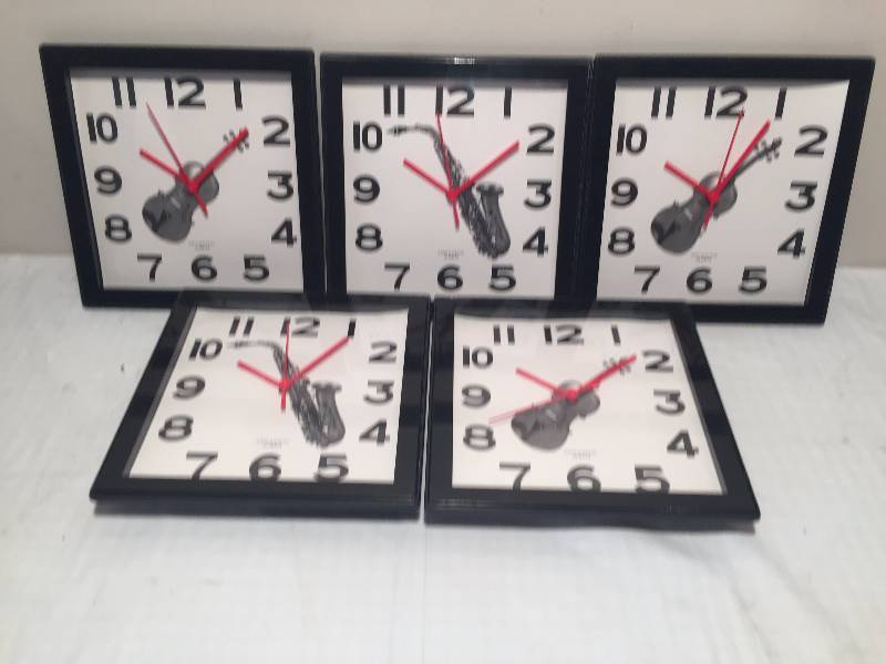 MUSICAL INSTRUMENT CLOCKS