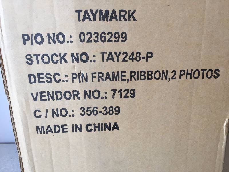 PIN FRAME, RIBBON HOLDS 2 PHOTOS