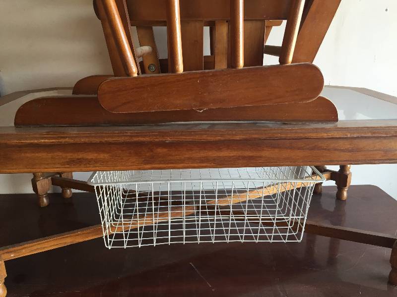 COFFEE TABLE, ROCKING CHAIR WO CUSHION AND BASKET