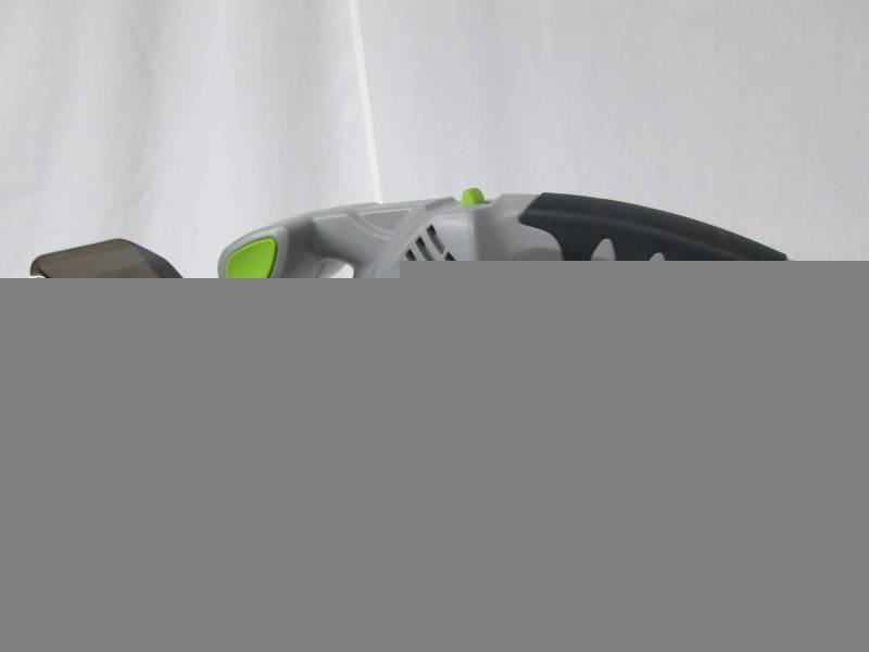 lot 28 image: Earthwise 22 Cordless Hedge Trimmer