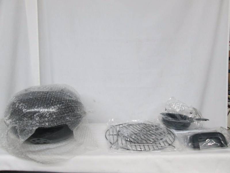 lot 48 image: Char-Broil 14 Tabletop Charcoal Grill