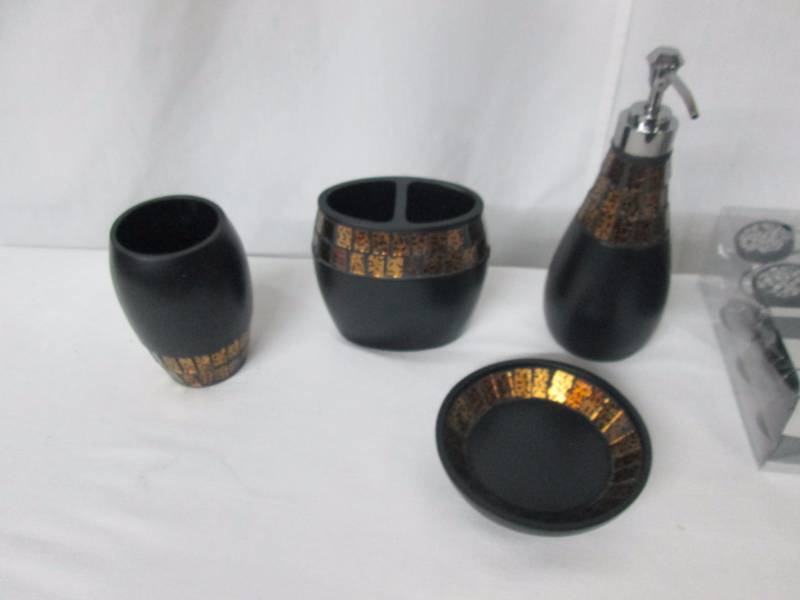 lot 78 image: Safari Cheetah Bath Collection