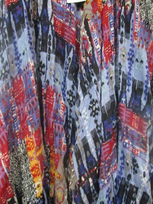 lot 92 image: Lola P Womens Print Crinkle Shark Bite Skirt