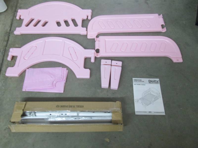 lot 31 image: Delta Disney Princess Toddler Bed