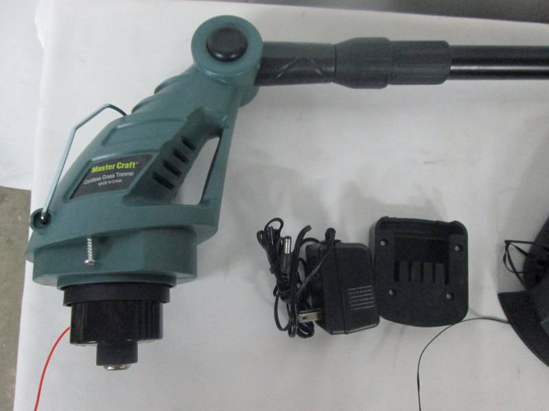 lot 40 image: Master Craft 9 18V Cordless Grass Trimmer