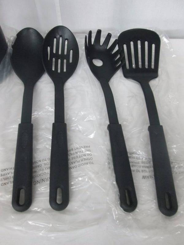 lot 47 image: Alcove Bakeware Set