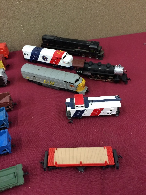 Model Trains  cars - lot of 22