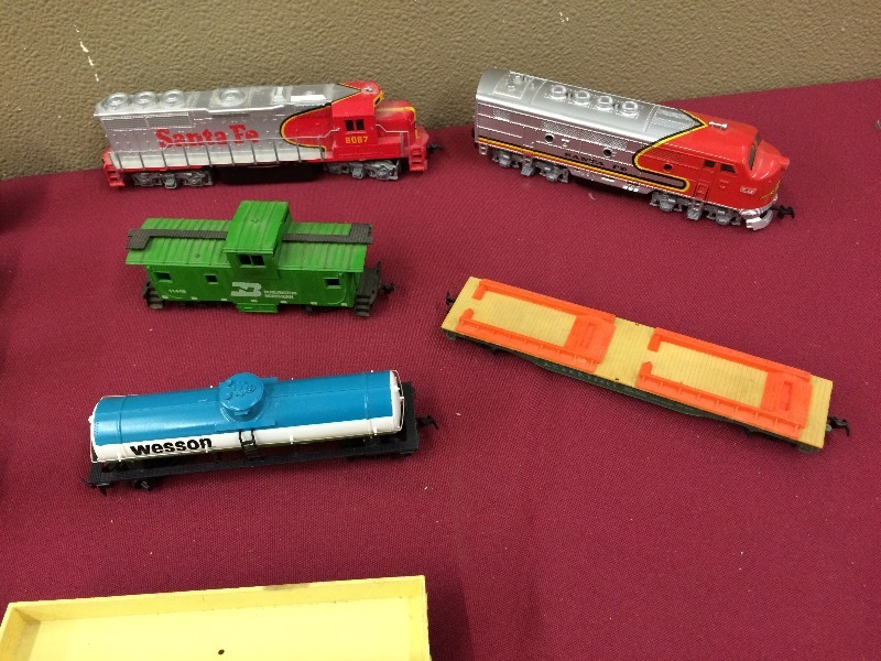 Model Trains  cars - lot of 20